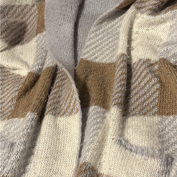 Absolutely Famous Tan and Cream Checkered Cardigan - Picture 3 of 3